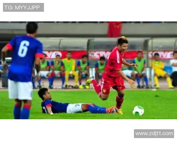 波加查与足球明星的跨界合作与友谊故事探秘