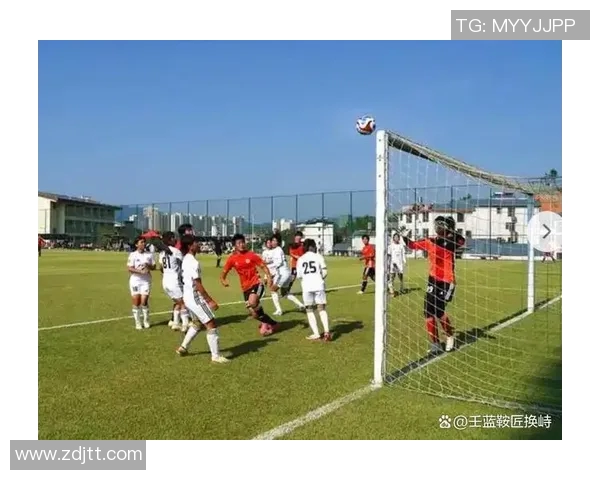 在城市的高空舞台上追逐梦想的足球明星故事