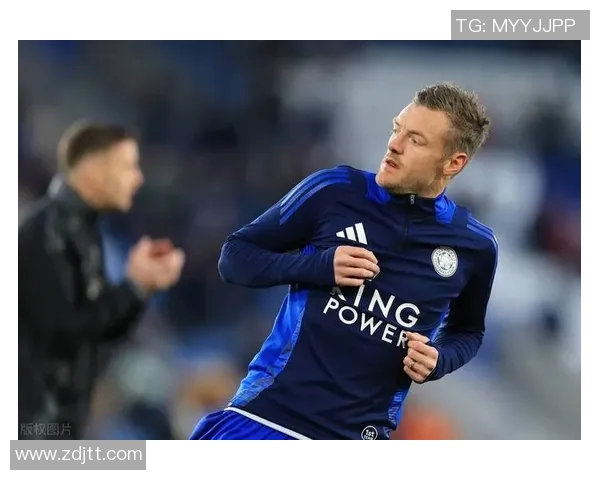 英国退役足球明星队长的传奇人生与足球事业的辉煌成就